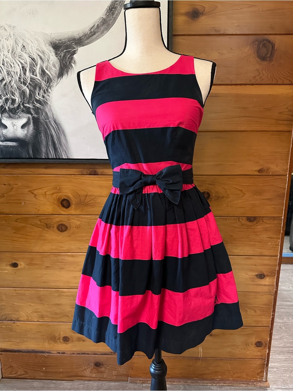 NWOT Abercrombie & Fitch Classic Fit-&-Flare Striped Dress in Navy and Hot Pink